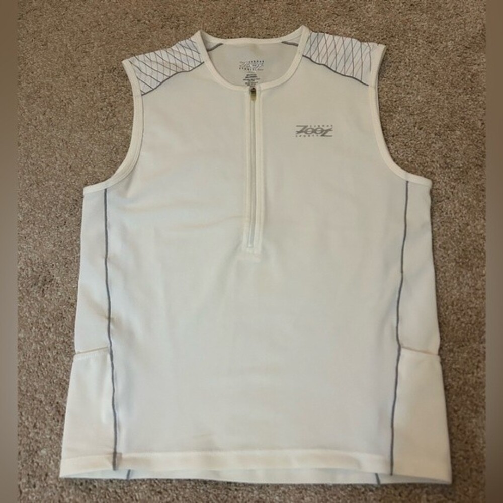 Zoot performance triathlon tank size Small White with grey line shoulder detail